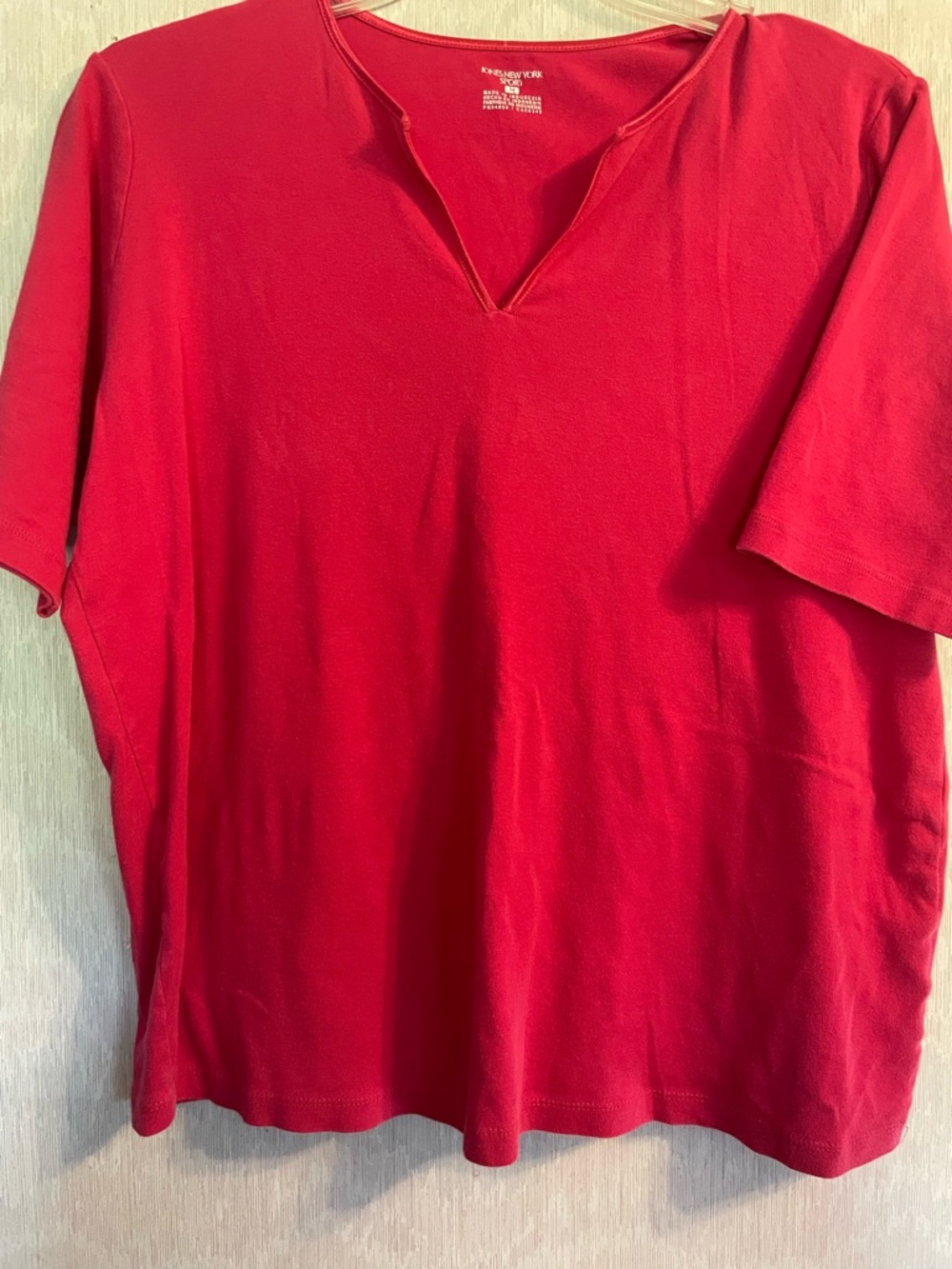 Jones New York Hot Pink Short Sleeve V-Notch Tee